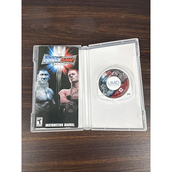 WWE SmackDown vs. Raw 2006 (Sony PSP, 2005) Complete *TESTED* - Picture 2 of 3